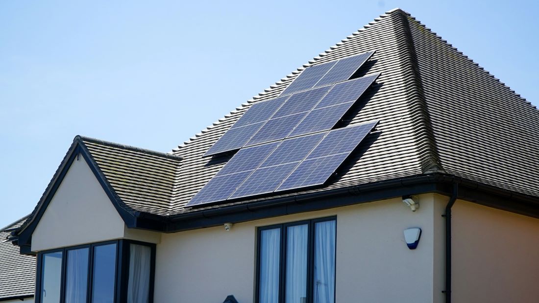 You are currently viewing How long do solar batteries last?